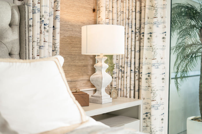 Cyrus - Farmhouse Polyresin Table Lamp With USB (Set of 2) - Distressed White