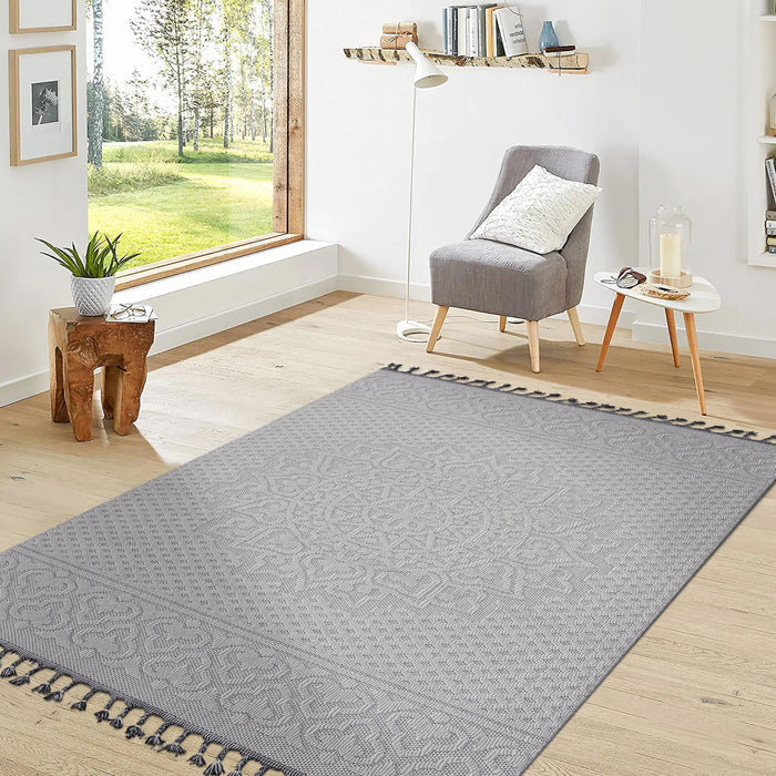 Guros - 6' X 9' Medallion Indoor / Outdoor Area Rug - White / Ivory