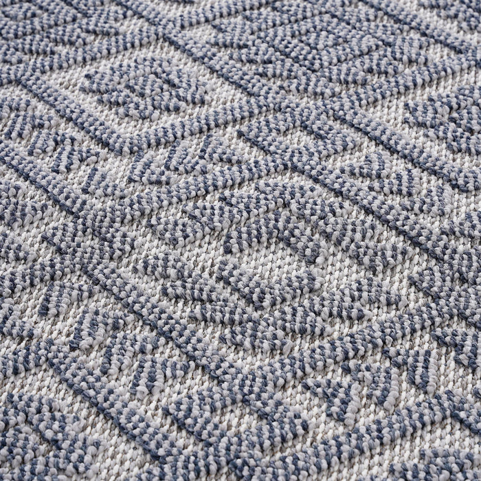 Guros - 8' X 10' Traditional Indoor / Outdoor Area Rug - White / Gray