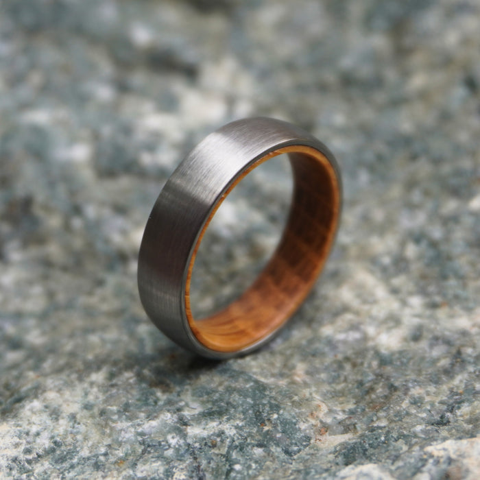 The Glen 6mm tungsten band with oak barrel interior