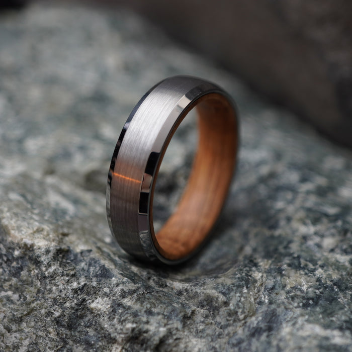 The Glencairn 6mm bevelled tungsten ring with barrel oak interior