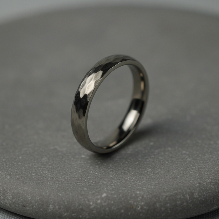 The Highlander 4mm, a round-profile titanium band