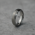The Keystone 6mm, a bevelled tungsten band