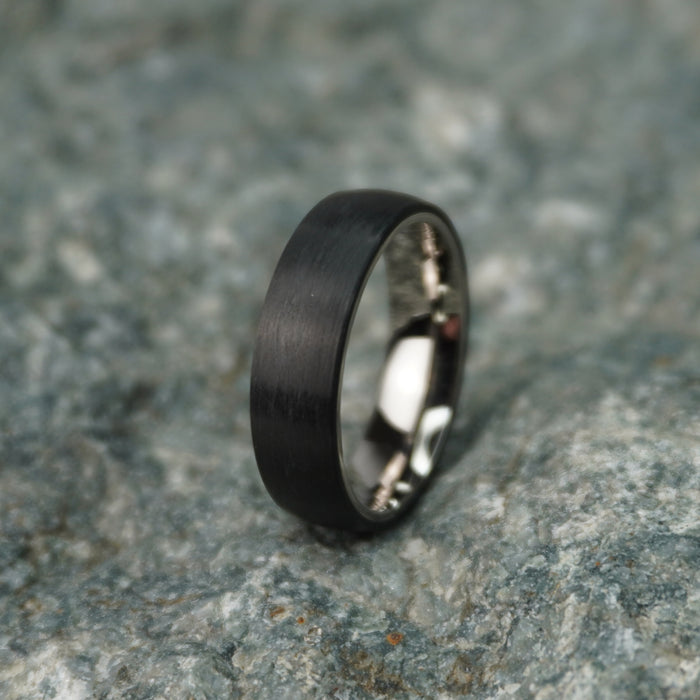 The Monaco 6mm titanium and carbon fibre ring